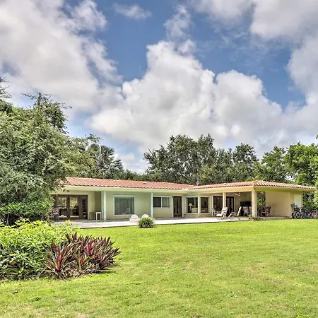 Home With Pool In Upscale Pinecrest Village